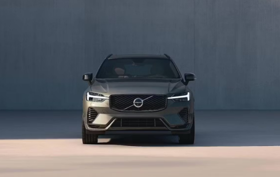 Volvo XC60 Facelift Launching Tomorrow in India